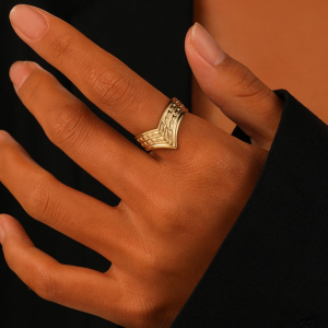 Vera Curve Statement Ring