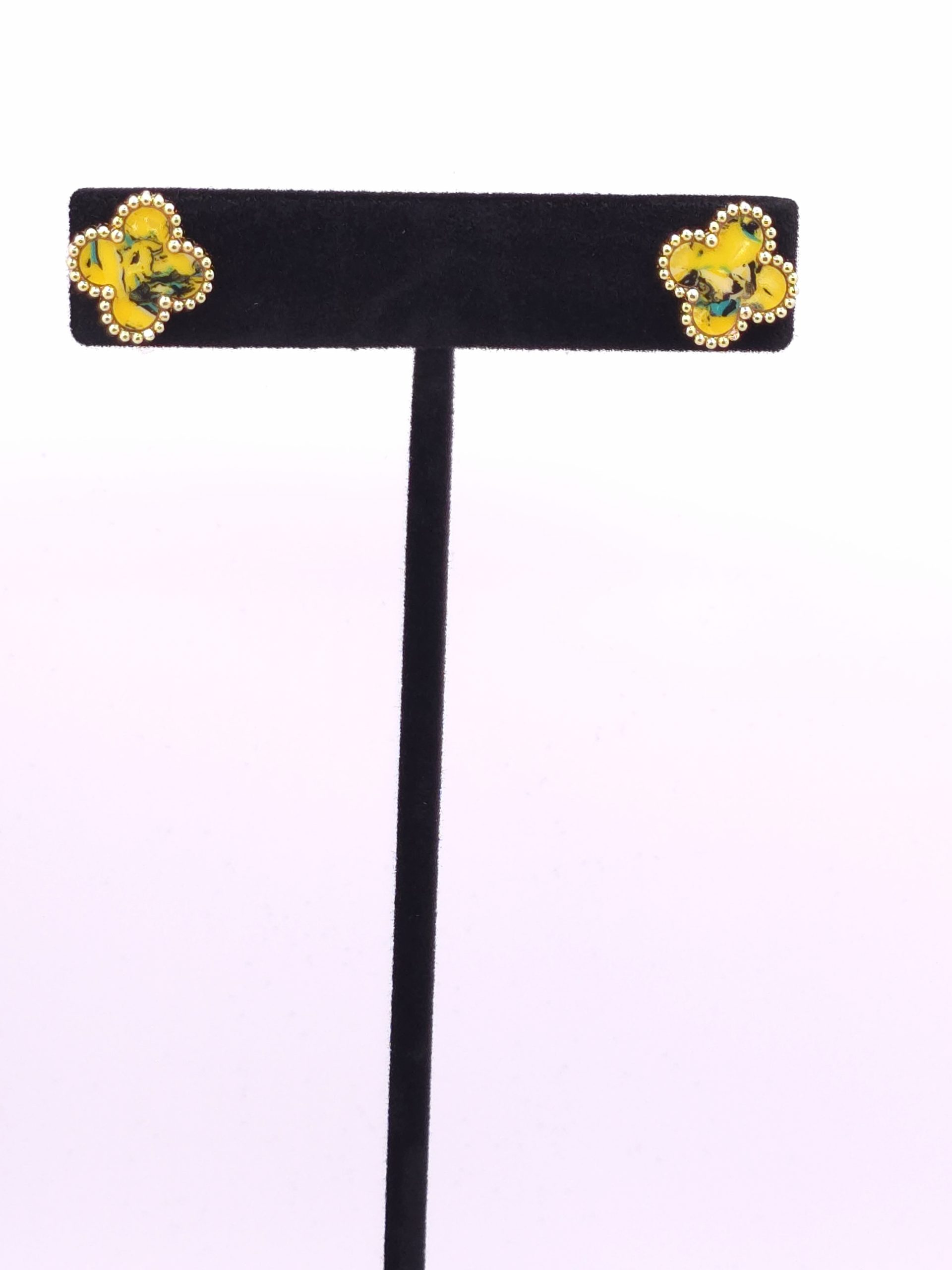 Classic Clover Stud Earrings - Image 4