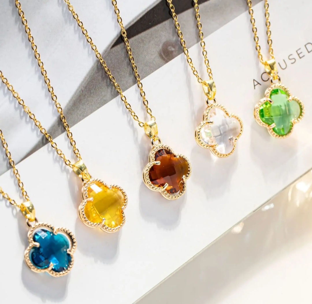 Signature Clover Pendant Necklace - Image 2
