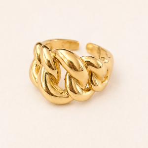 ✨ Golden Link Statement Ring