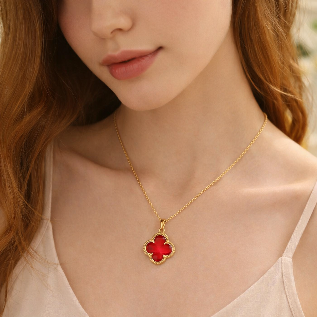 Signature Clover Pendant Necklace