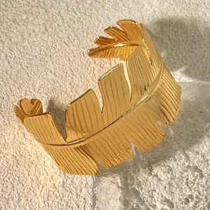 Aurelle Crest Cuff