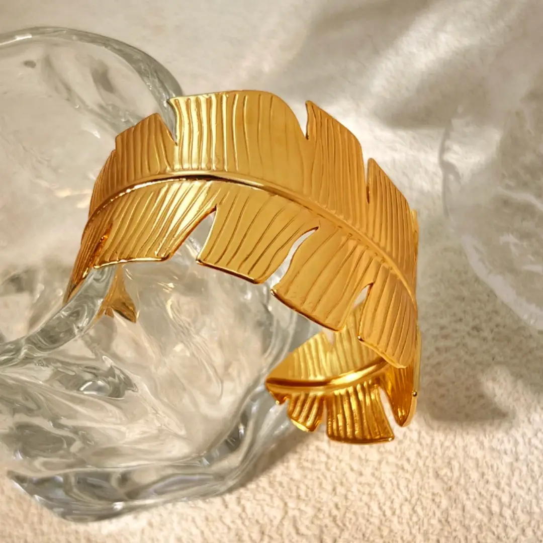Aurelle Crest Cuff - Image 3