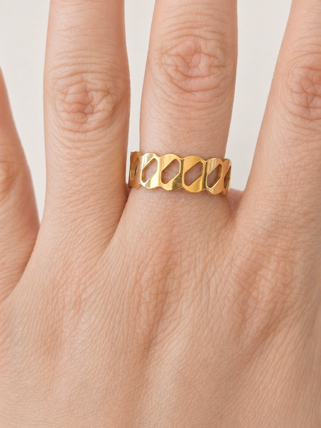 Golden Wave Band Ring - Image 3